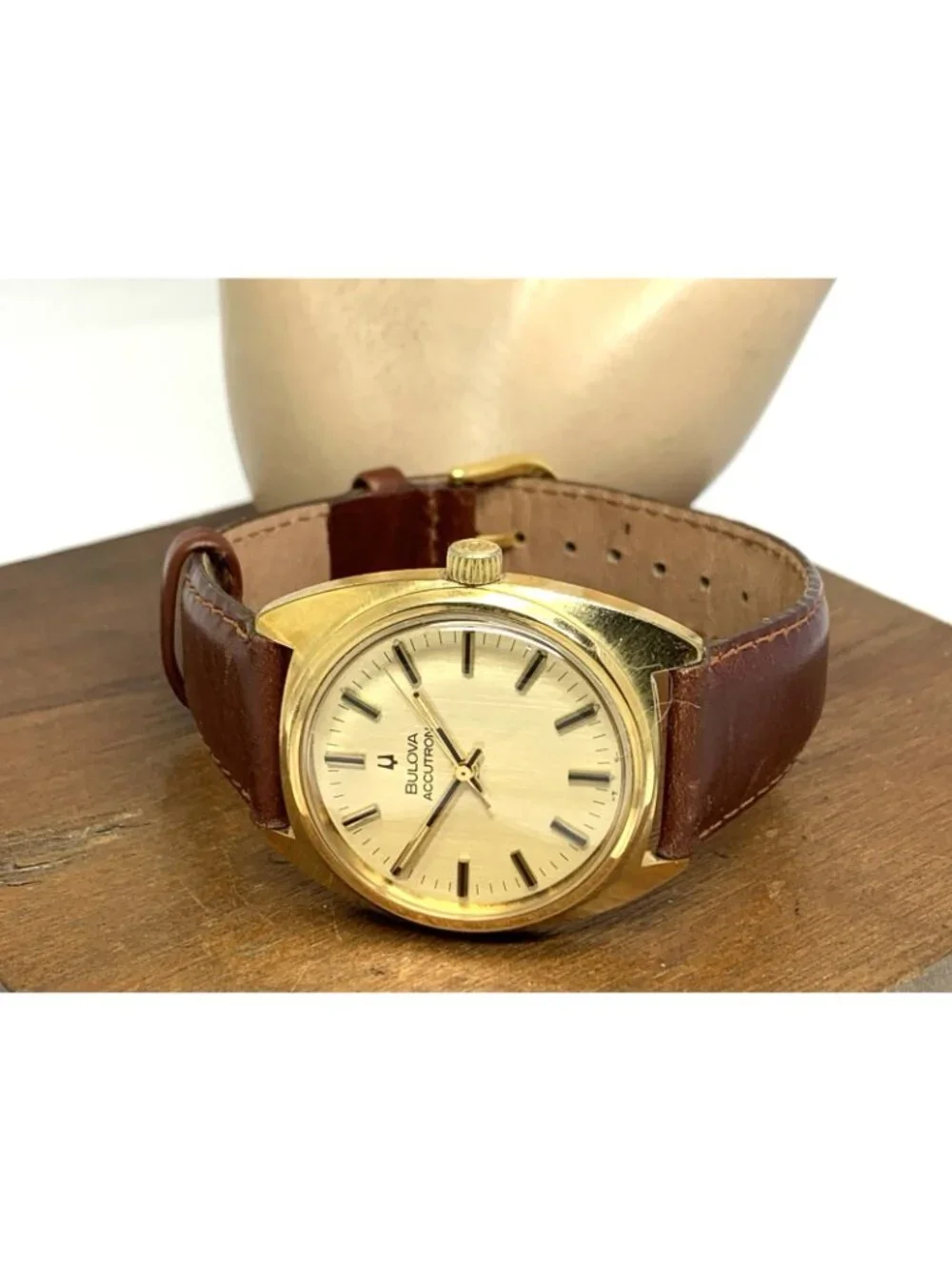 Bulova Accutron 2180 Men's Watch Vintage 1970's Quartz 7304-4 Gold Steel 35mm